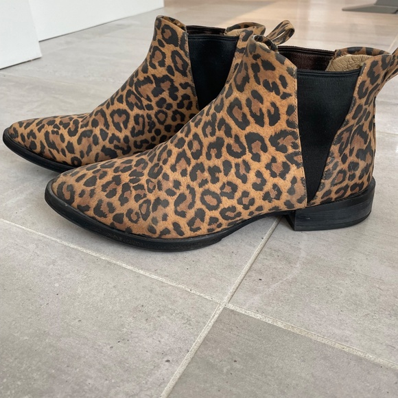 Poppy barley low rise bootie- cheetah- size 6 - Picture 2 of 6